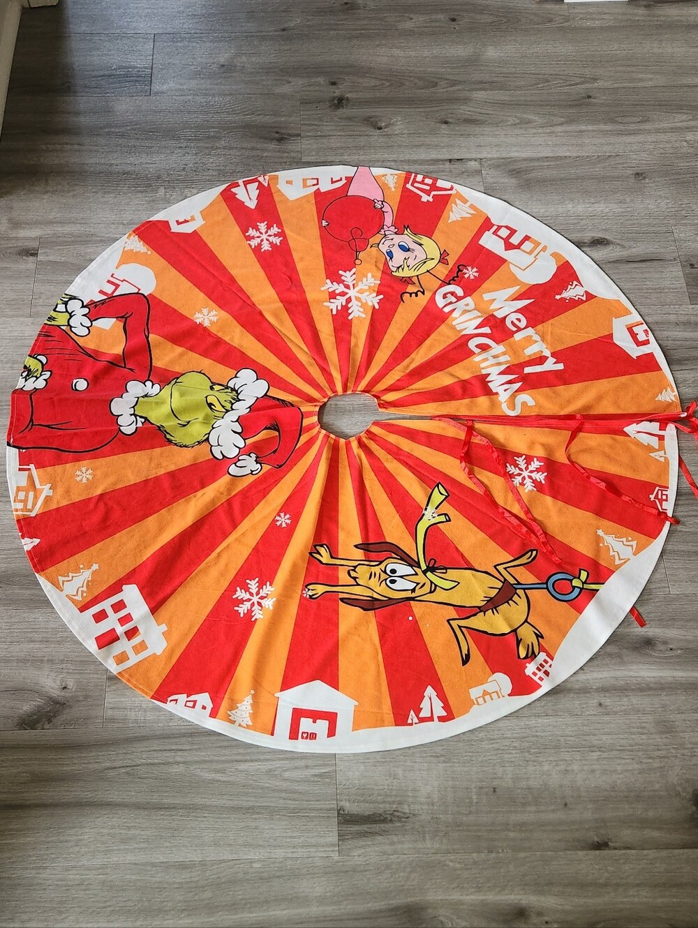 The Grinch 46" Christmas Tree Skirt 'Merry Grinchmas' Whoville